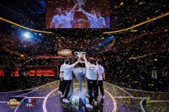 新星闪耀！16岁天才中路“惊鸿”首秀即五杀，一战成名