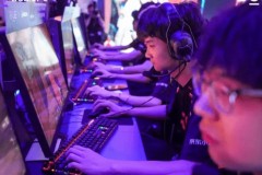 LPL分享视频：被总决赛的Coser们包围了